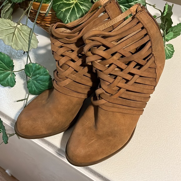 Boot heel - Picture 2 of 4